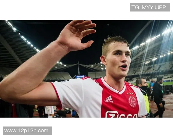 德里赫特入选欧洲足球先生候选名单，加冕欧洲最佳后卫？