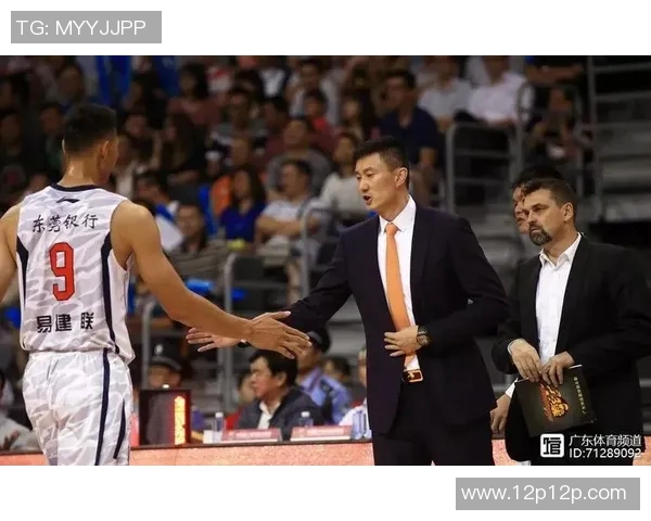 塞维利亚与恩宅维达续约至2025年：稳定后防，剑指巅峰